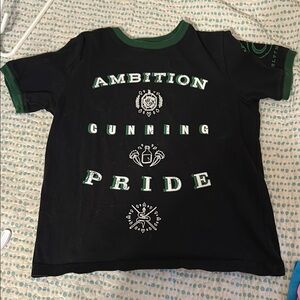 Universal Studios Wizarding World of Harry Potter Slytherin Tee size S